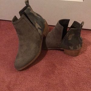 Boutique Camo booties